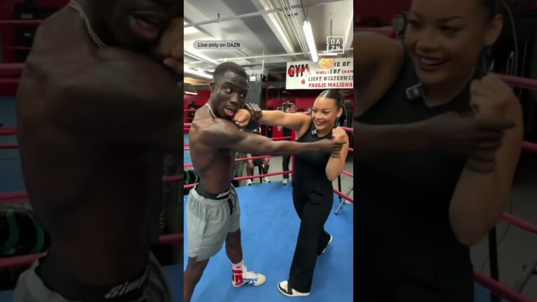 Richardson Hitchins shows off his ring IQ 💯🔥