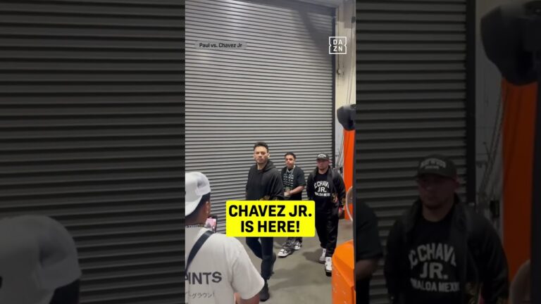 How does Chavez Jr. look?! 👀