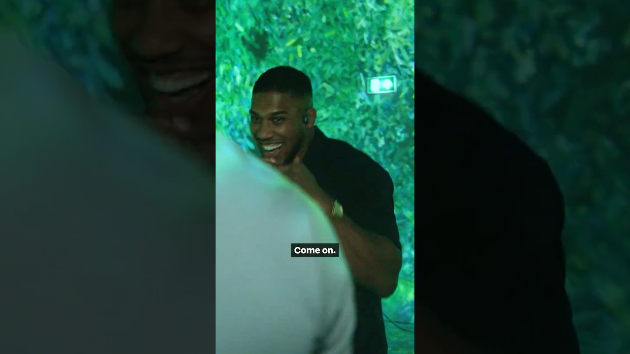 “Put The Work In!” – Anthony Joshua Gives Leo Atang Debut Advice 🤝