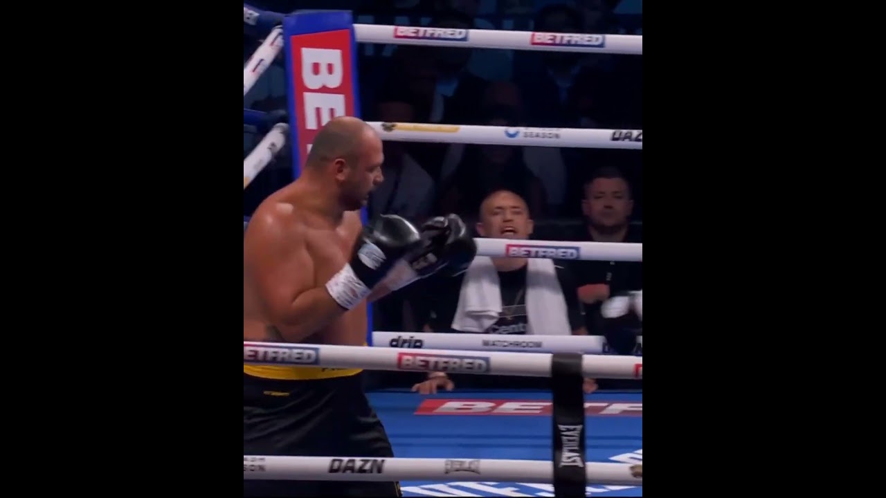 6ft 6inch TEENAGER Leo Atang score HUGE KO in pro debut 💥 1-0 ✅