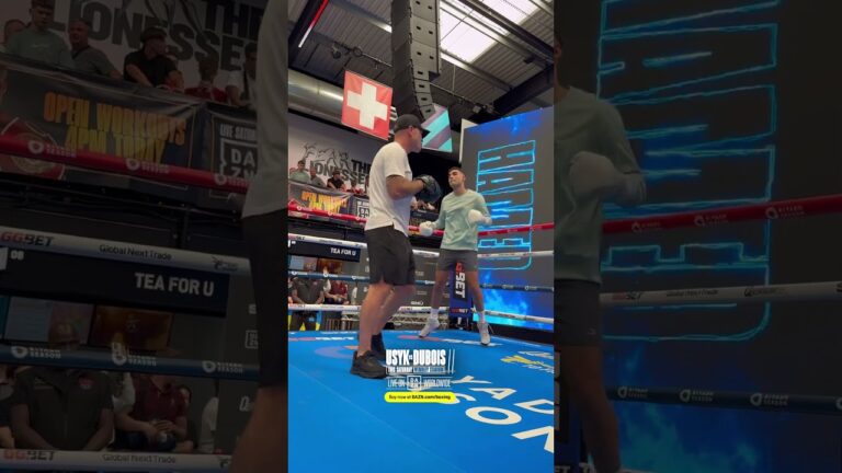 Aadam Hamed dancing around the ring at the workout 🕺