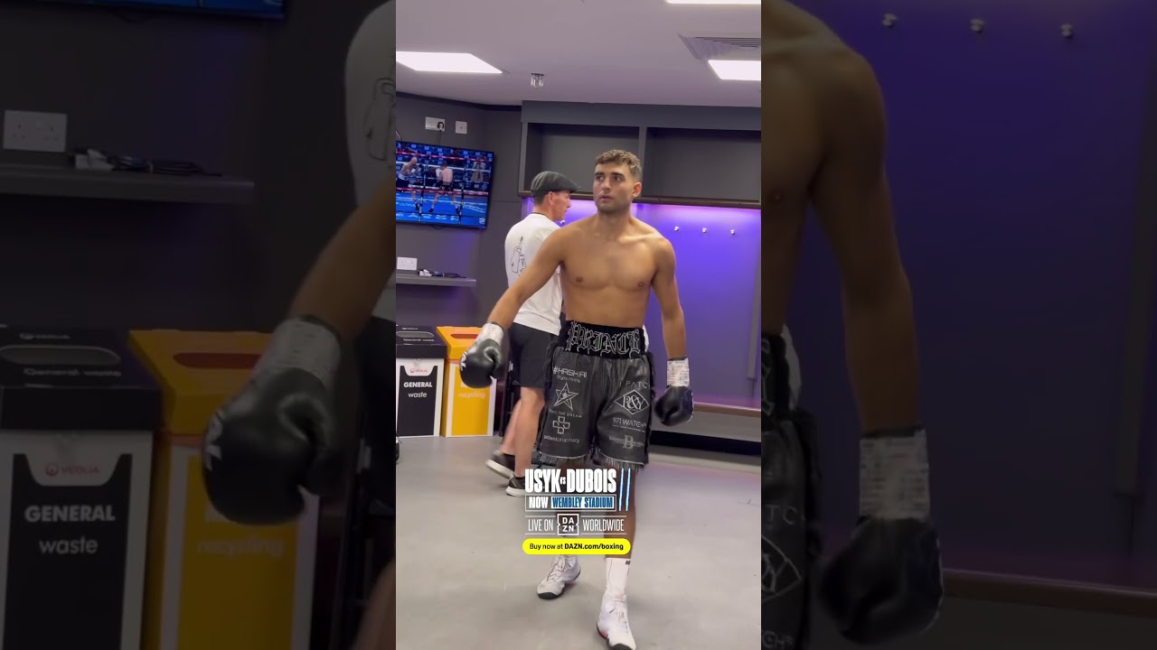 Aadam Hamedâ€™s smashes the pads at Wembley Stadium 🏟️🔥