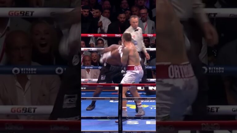The moment Usyk became undisputed heavyweight champion of the world for the second time 🙌