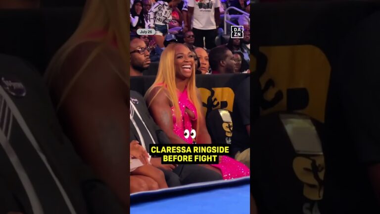 Claressa Shields ringside in support of Samantha Worthington before her fight ♥️#shorts