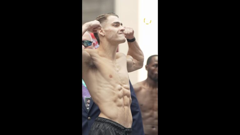 Did you SEE THAT at the weigh in!? 👀