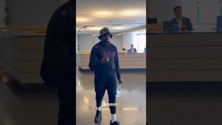 Dillian Whyte pulls up to fight week in style 😎