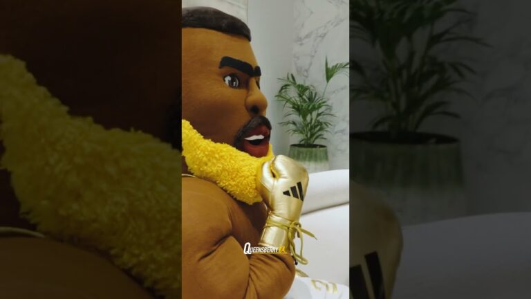 Moses Itauma starts on a team mascot 😳🤣