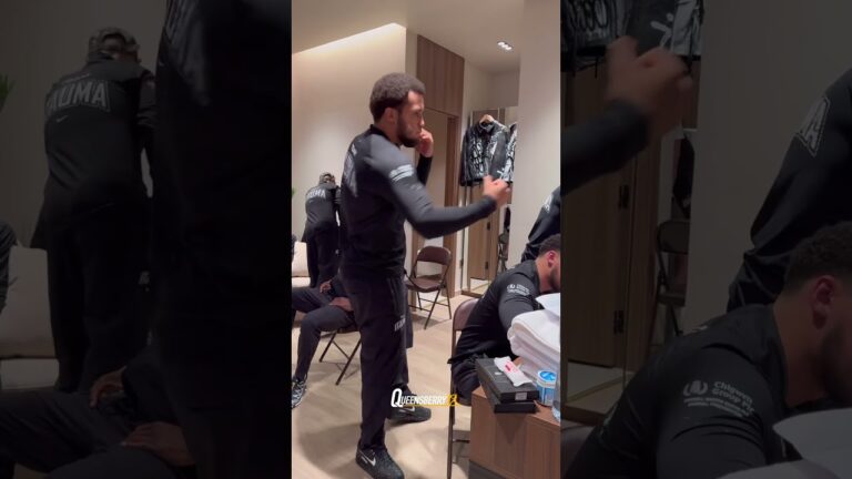 Frank Warren meets Moses Itauma before the big fight 🤝