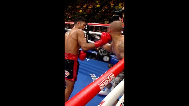 Mosley's reach is his greatest weapon