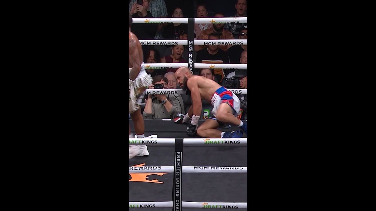 Lamont Roach scores KD on the way to first world title