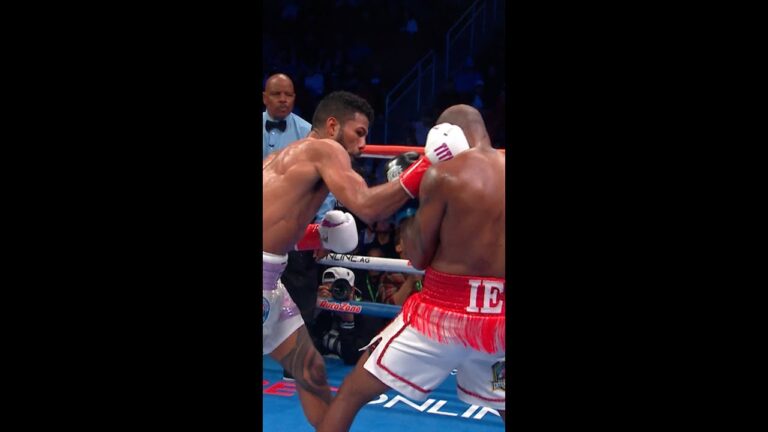 Mosley uses reach to break down opponents