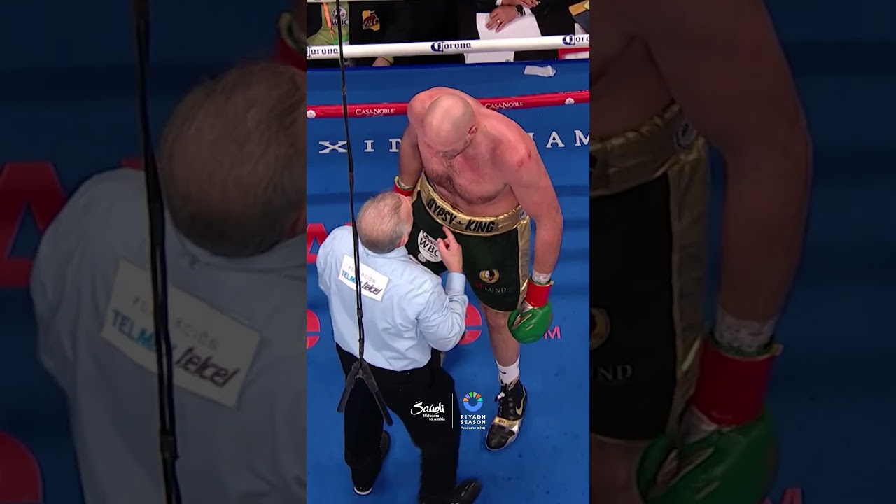 THE MOST SHOCKING MOMENT IN BOXING?! 😱💥 #boxing #knockout #tysonfury #furywilder