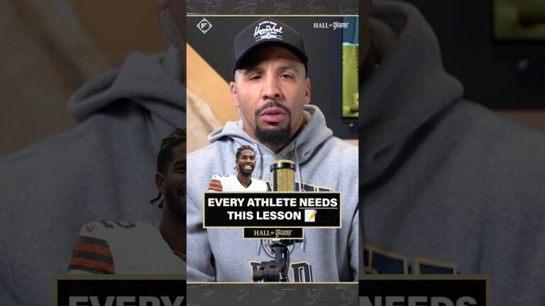 Andre Ward Gives Shedeur Sanders His Flowers 💐