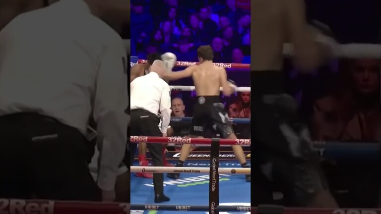 The ref didnâ€™t see the towel 🤯 Brad Strand keeps building with a strong win 💪