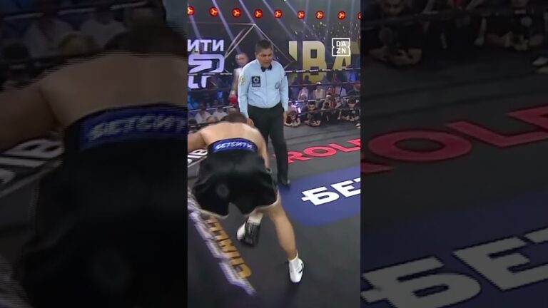 Dickens' win sealed with a kiss from Tyson Fury 👑