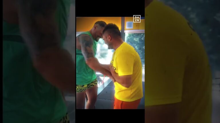 Oleksandr Usyk's AURA is unmatched… just ask Siri 📲