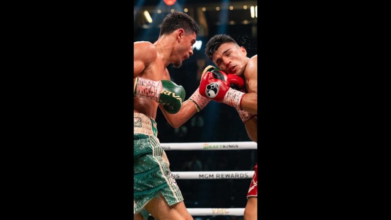 The double right hook sends Resendiz to the canvas