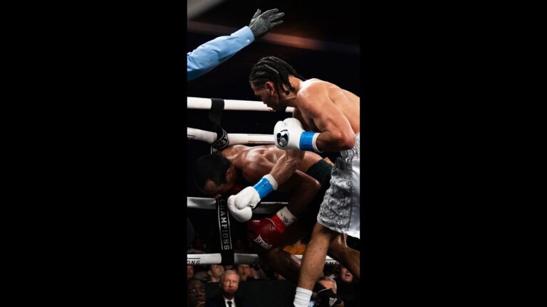 Yoenis Tellez carries crazy 🇨🇺 power in both hands