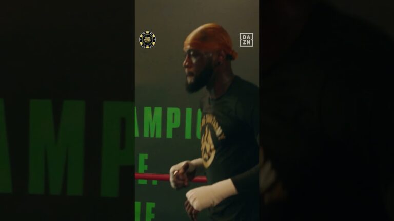 Deontay Wilder shows off new CHICKEN head movement for Derek Chisora fight 🐓