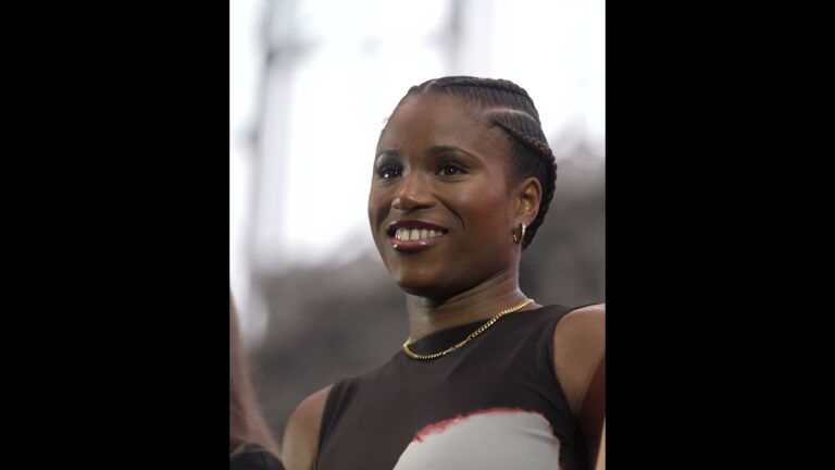 It’s heating up ahead of fight night on Sunday! 🔥👀 #boxing #shorts