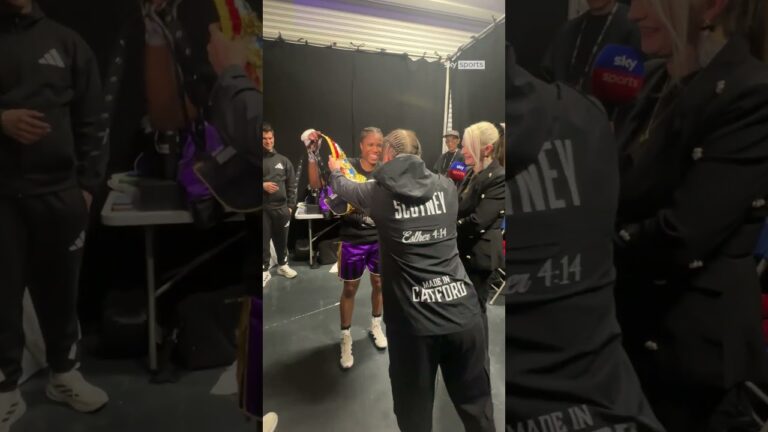 Wholesome moment! 😊 Ellie Scotney delivers Caroline Dubois her belts 🙌