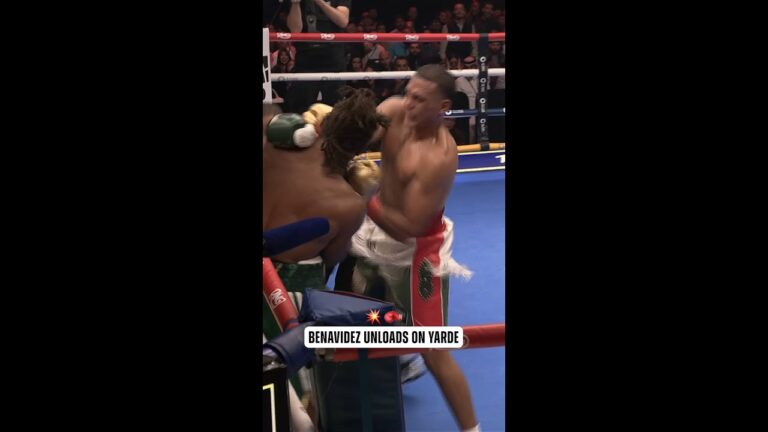 FISTS OF FURY from David Benavidez in RD4 vs Yarde! 💥🥊