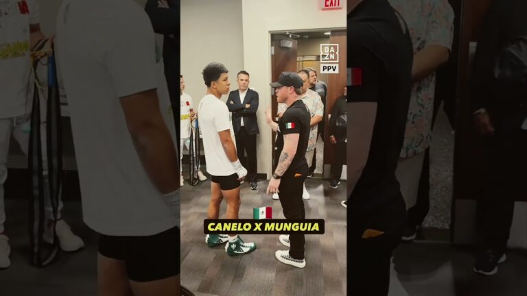 Canelo giving Munguia some pointers 👀