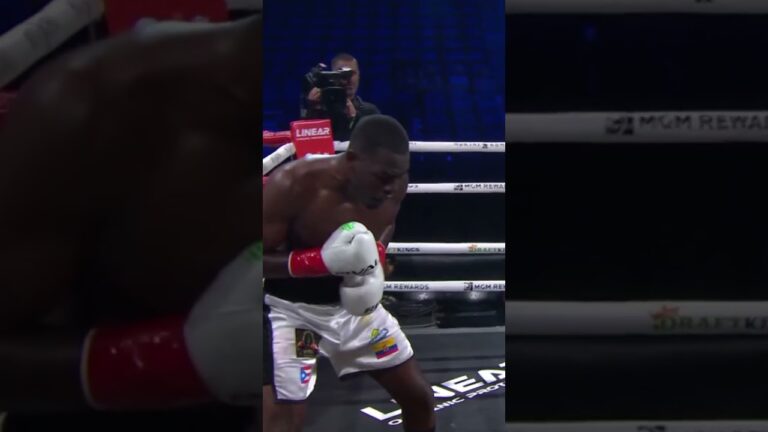 Our 🇲🇽Cinco de Mayo fights started with a 💥 last weekend with #CarrilloDelgado! #benavidezzurdo