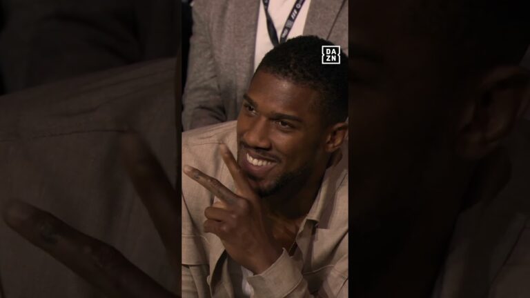 Anthony Joshua’s reaction when he realises the crowd is cheering for him 🥹❤️ #UsykRico ▪️