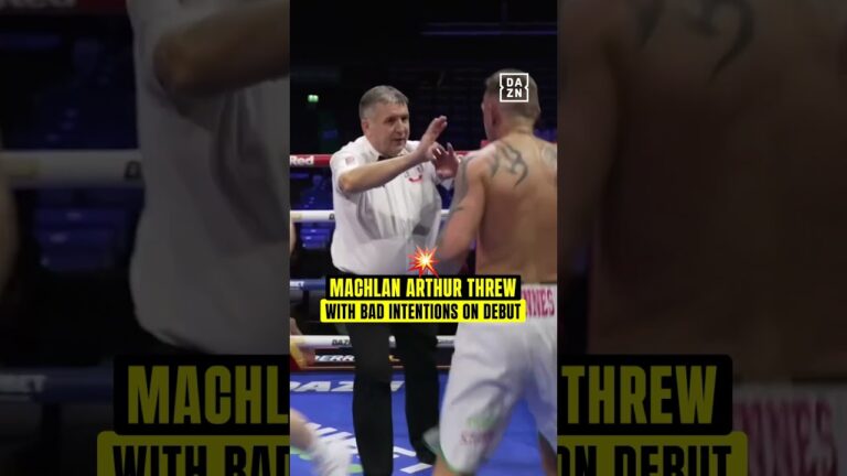 When Machlan Arthur sensed his opponent was hurt he immediately went in to close the show 😤