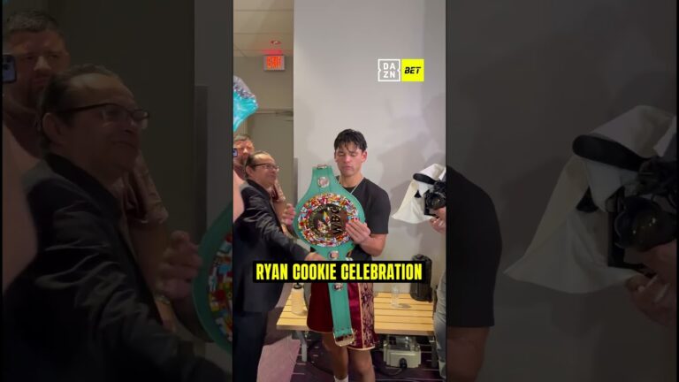 What’s the first thing you’re eating after winning the WBC world title? 🍪