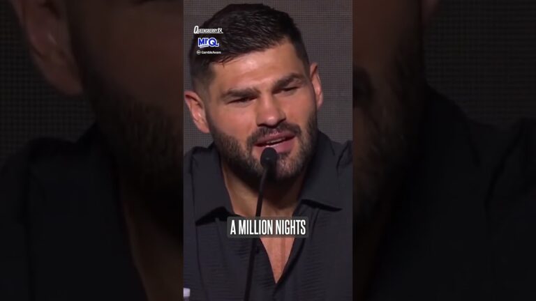The singing heavyweight strikes over and over again 😅