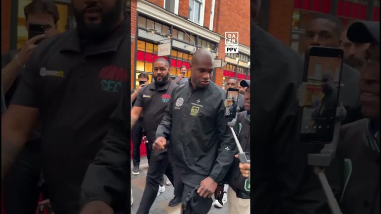 Daniel Dubois was all class when he arrived to the workout, signing a fan’s glove 🥊❤️