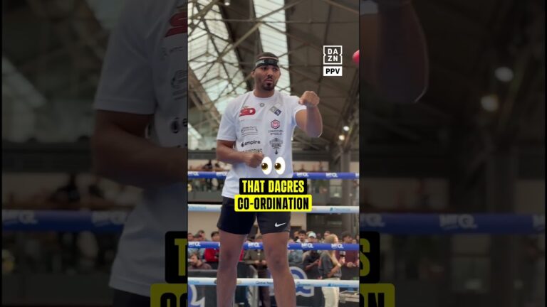 Solomon Dacres using the Joe Joyce open workout party trick ahead of his bout with Jalolov 🎾