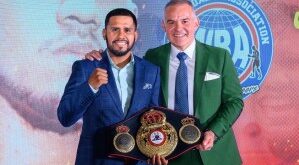 Juan Diaz received his WBA Centennial belt from Gilberto Jesus Mendoza – World Boxing Association