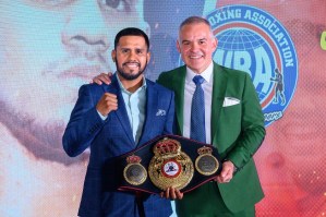 Juan Diaz received his WBA Centennial belt from Gilberto Jesus Mendoza â€“ World Boxing Association