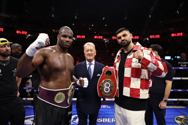 THE QUEENSBERRY HEAVYWEIGHT CHAMPIONS