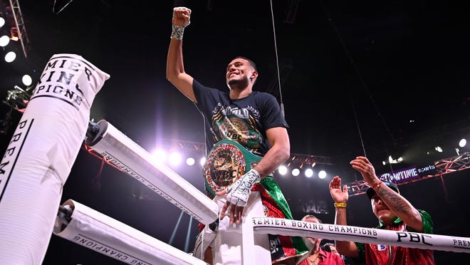 David Benavidez wins interim WBC title with TKO of David Lemieux