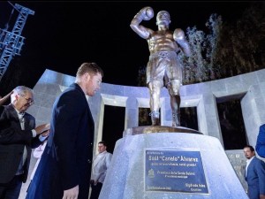 Juanacatlan pays tribute to Canelo with a statue â€“ World Boxing Association
