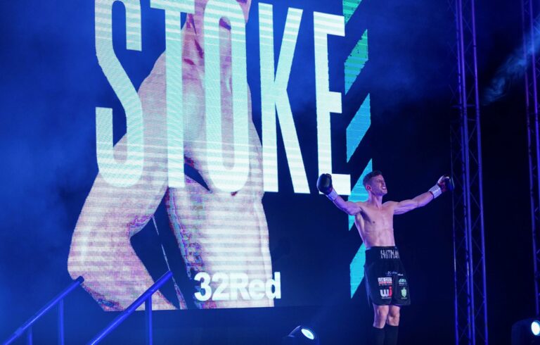 HEANEY HOLDS OFF THE HONEYMOON