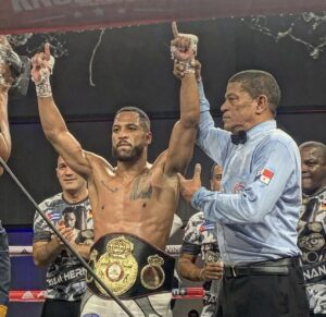 Hernandez retained his WBA Gold belt against Rivera in PanamaÂ  â€“ World Boxing Association