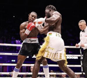 Buatsi dominates Azeez in WBA eliminatorÂ  â€“ World Boxing Association