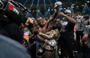 Crawford hit the table against Spence â€“ World Boxing Association