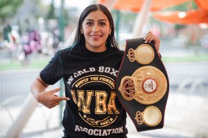 Jessica Nery Plata received her WBA belt â€“ World Boxing Association