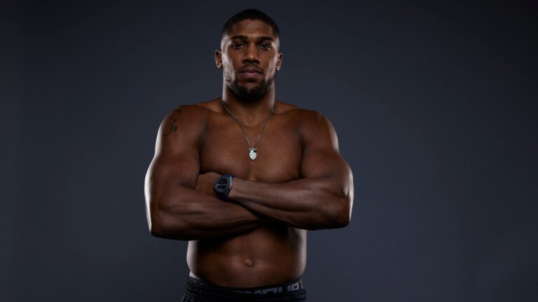 News
                              
          
              Anthony Joshua joins DAZN in landmark deal

              13 June 2022