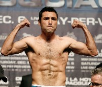  DeLaHoyaPacquiaoWeighIn11 Boxing Weights: Oscar De La Hoya vs. Manny Pacquiao