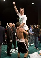  Duddy bonsante2 Boxing Irishman John Duddy Belts Out A Win Against Anthony Bonsante 