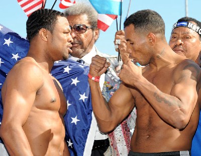  MosleyMayorgaWeighIn1 Boxing Preview: Shane Mosely vs. Ricardo Mayorga