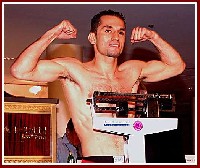  Sergio Mora Boxing Weigh in: The Contender