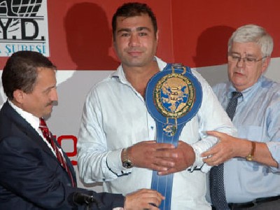  Sinan1 Arena Boxing: Sinan Samil Sam Receives European Title Belt In Ankara